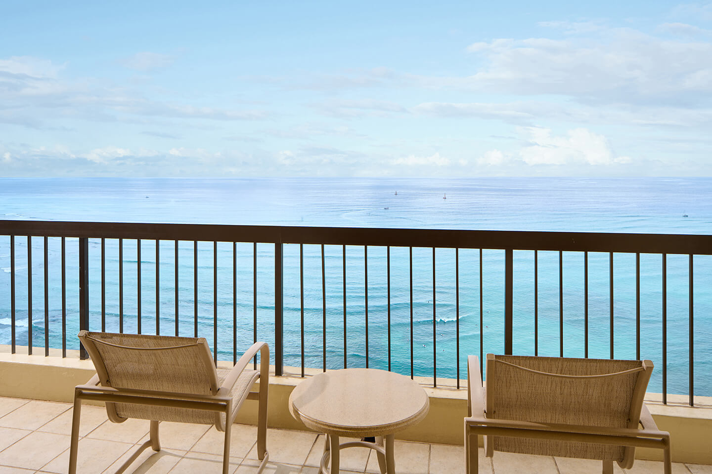 Balcony with view of the ocean.