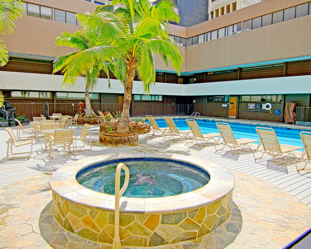 Hot tub and pool.