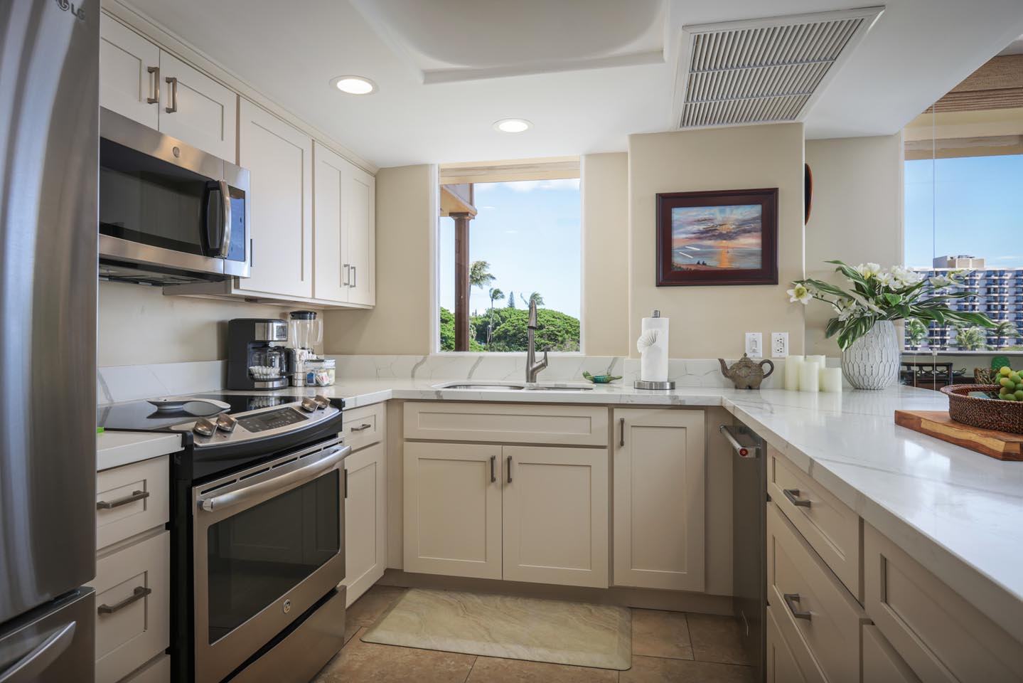 One-Bedroom Ocean View Premium Kitchen